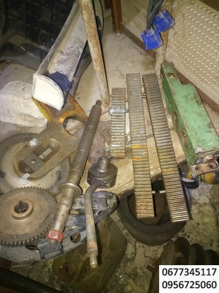 станок ит1м рейка ,вал ходовой винтовой,  валы, гитара, шестерни гитары, вал суппорта, рычаг подач